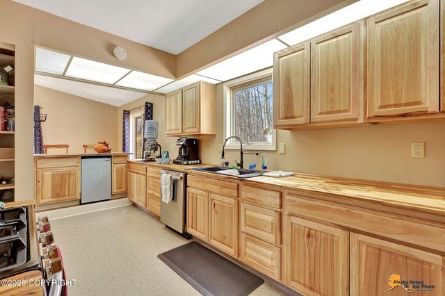 3860 N Engstrom Road, Wasilla, AK 99654