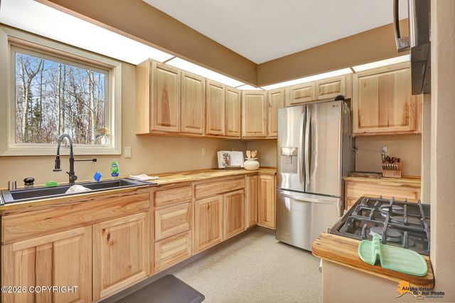 3860 N Engstrom Road, Wasilla, AK 99654