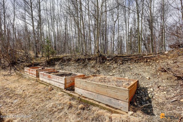 3860 N Engstrom Road, Wasilla, AK 99654