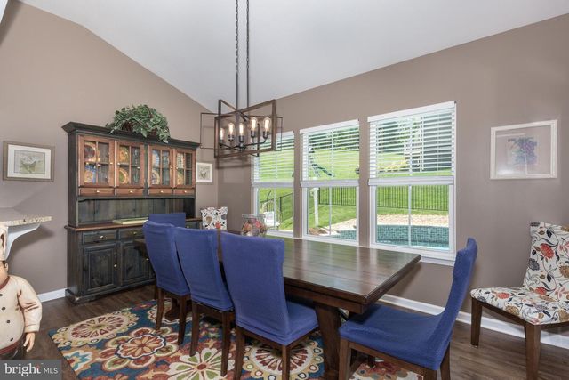36 ROCKDALE DR, Seven Valleys, PA 17360