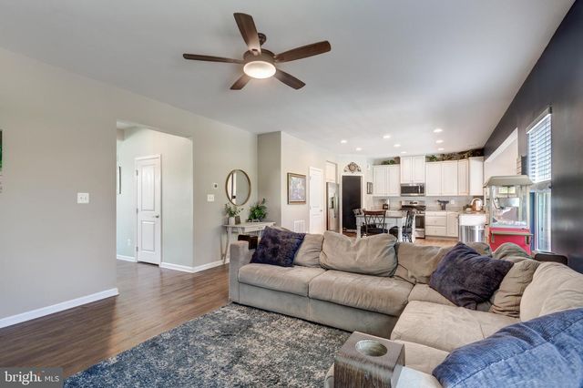 36 ROCKDALE DR, Seven Valleys, PA 17360