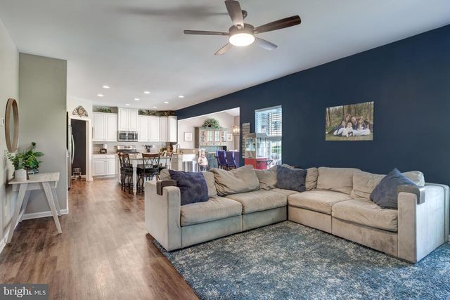 36 ROCKDALE DR, Seven Valleys, PA 17360