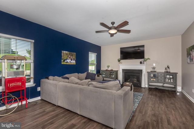 36 ROCKDALE DR, Seven Valleys, PA 17360