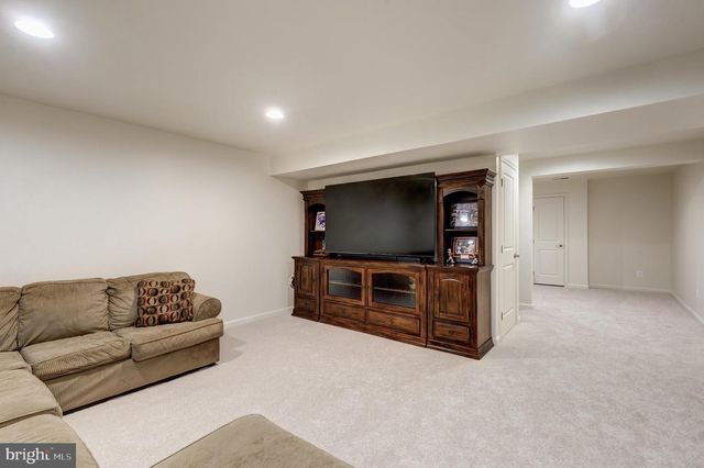 36 ROCKDALE DR, Seven Valleys, PA 17360