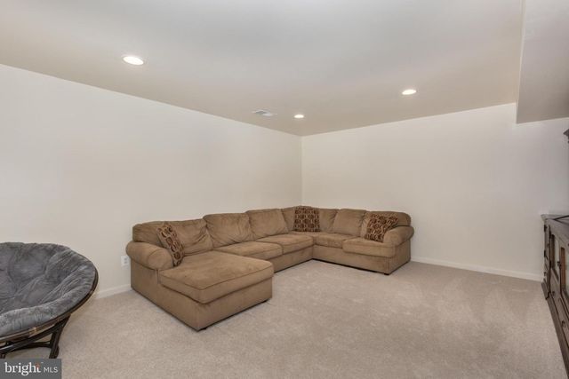 36 ROCKDALE DR, Seven Valleys, PA 17360
