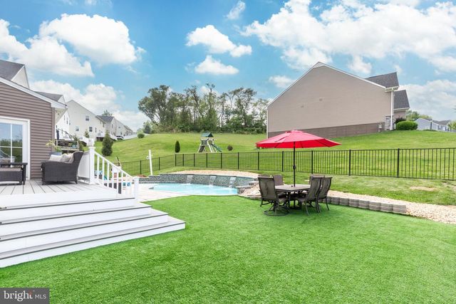 36 ROCKDALE DR, Seven Valleys, PA 17360