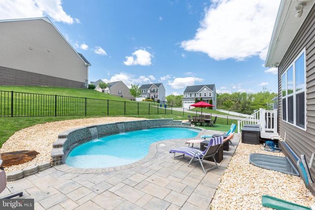 36 ROCKDALE DR, Seven Valleys, PA 17360