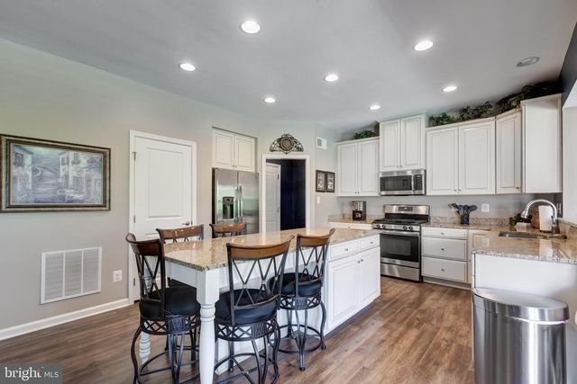 36 ROCKDALE DR, Seven Valleys, PA 17360