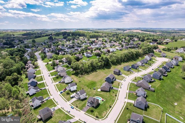 36 ROCKDALE DR, Seven Valleys, PA 17360