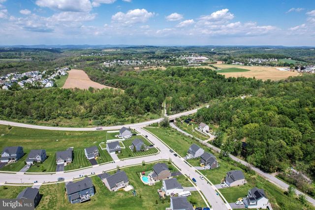 36 ROCKDALE DR, Seven Valleys, PA 17360
