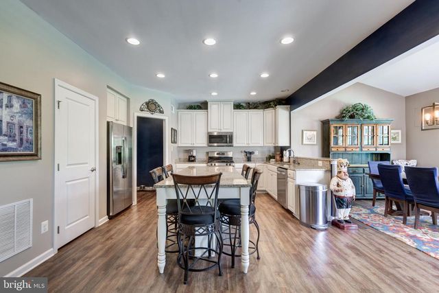 36 ROCKDALE DR, Seven Valleys, PA 17360