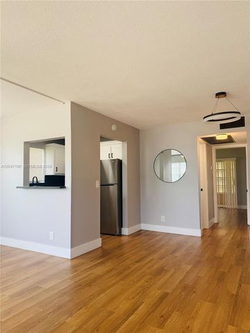 21 Windsor B b, West Palm Beach, FL 33417