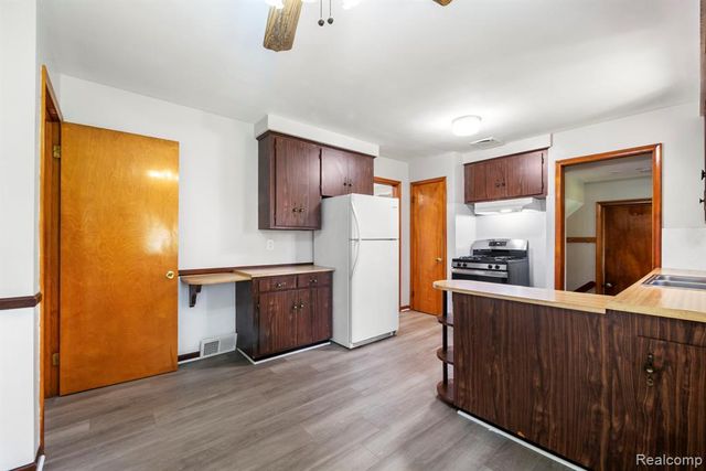 19050 Dartmouth Street, Dearborn, MI 48124