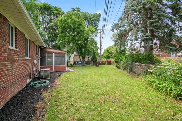 19050 Dartmouth Street, Dearborn, MI 48124