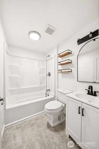 17403 Spanaway Lane E, Spanaway, WA 98387