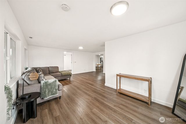 17403 Spanaway Lane E, Spanaway, WA 98387