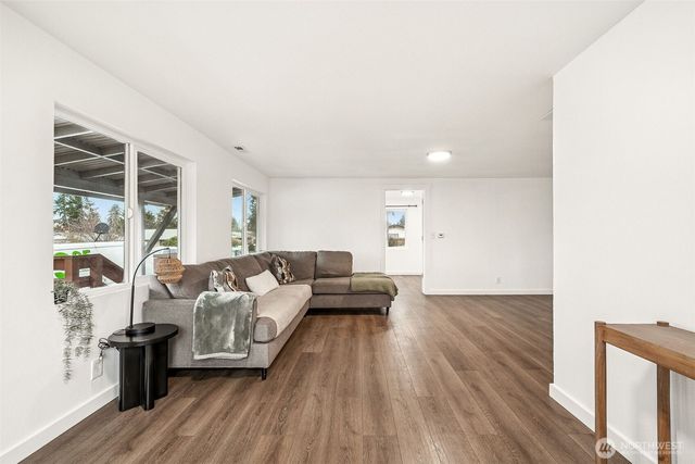 17403 Spanaway Lane E, Spanaway, WA 98387