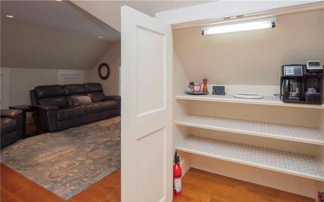 58 Ridge Road, Newport, RI 02840