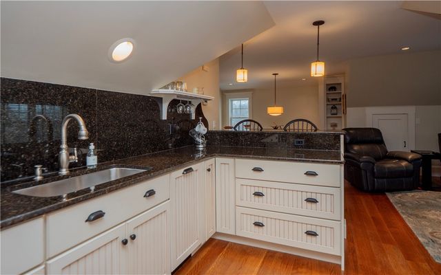 58 Ridge Road, Newport, RI 02840