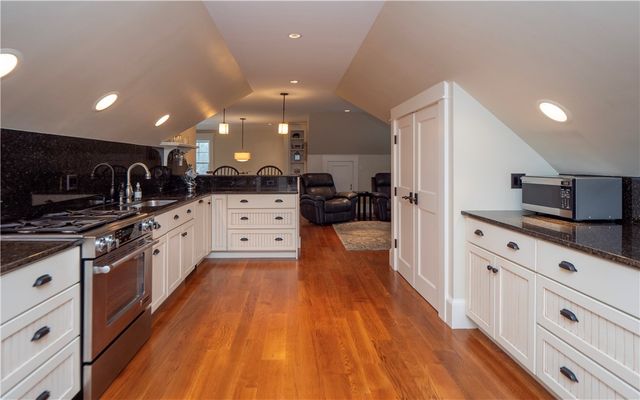 58 Ridge Road, Newport, RI 02840