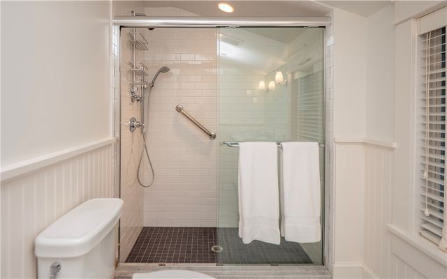 58 Ridge Road, Newport, RI 02840