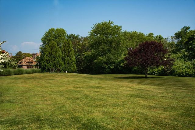 58 Ridge Road, Newport, RI 02840