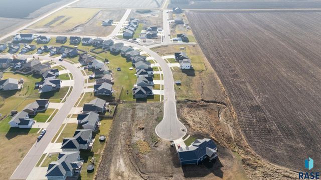 910 Sunset St Street, Valley Springs, SD 57068