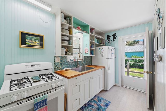 308 W Avenue A, Port Aransas, TX 78373