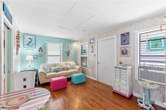 308 W Avenue A, Port Aransas, TX 78373