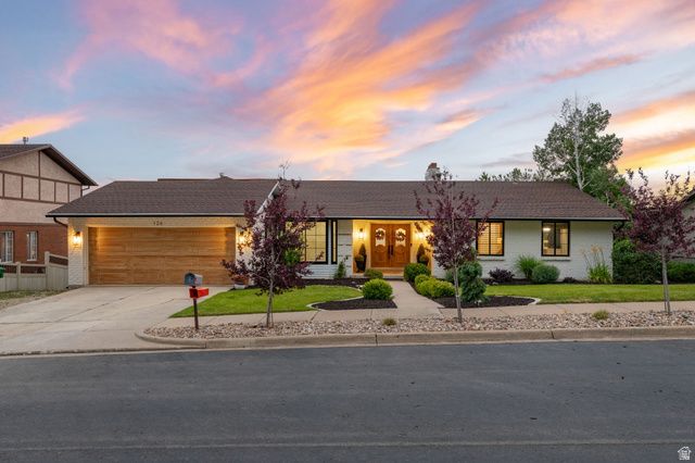 126 S SUNSET DR, Farmington, UT 84025