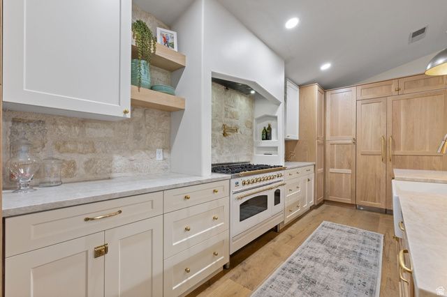 126 S SUNSET DR, Farmington, UT 84025