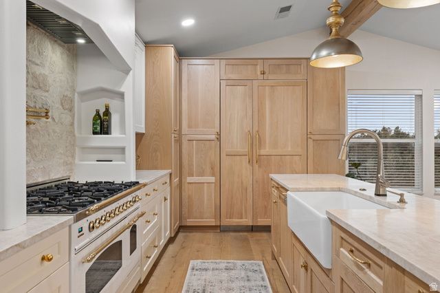 126 S SUNSET DR, Farmington, UT 84025