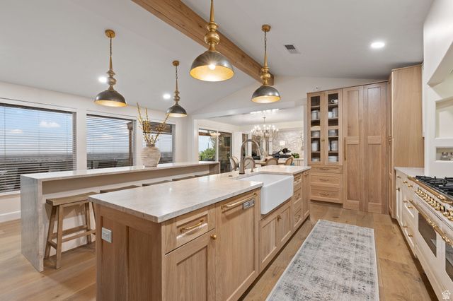 126 S SUNSET DR, Farmington, UT 84025