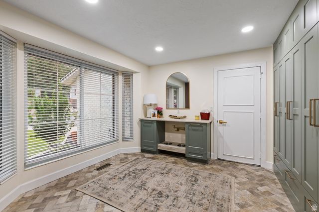 126 S SUNSET DR, Farmington, UT 84025