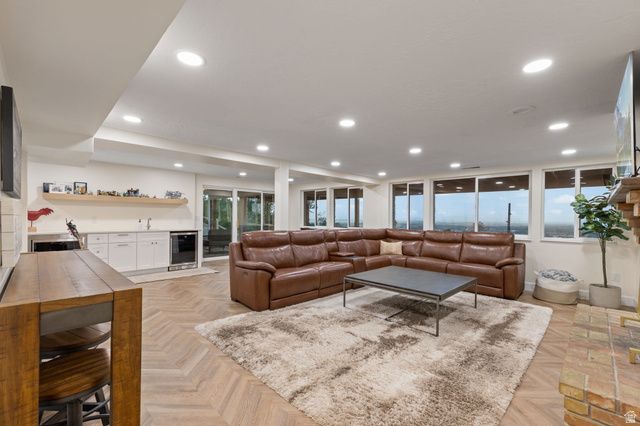 126 S SUNSET DR, Farmington, UT 84025