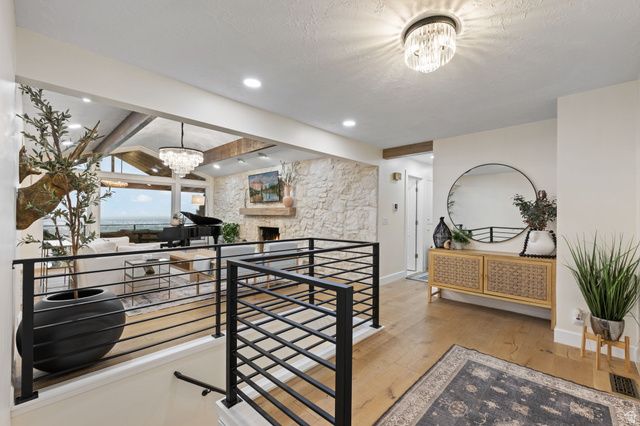 126 S SUNSET DR, Farmington, UT 84025
