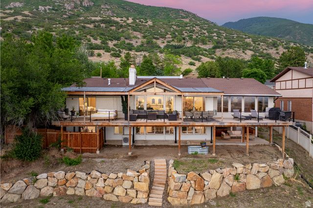 126 S SUNSET DR, Farmington, UT 84025