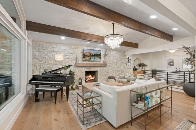 126 S SUNSET DR, Farmington, UT 84025