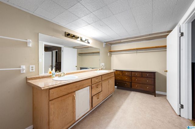 313 S BOLTON AVENUE, Sylacauga, AL 35150