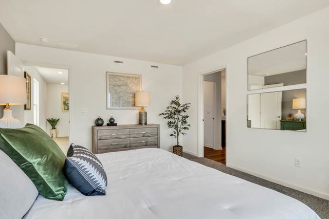 2433 Semillon Street, Oswego, IL 60543