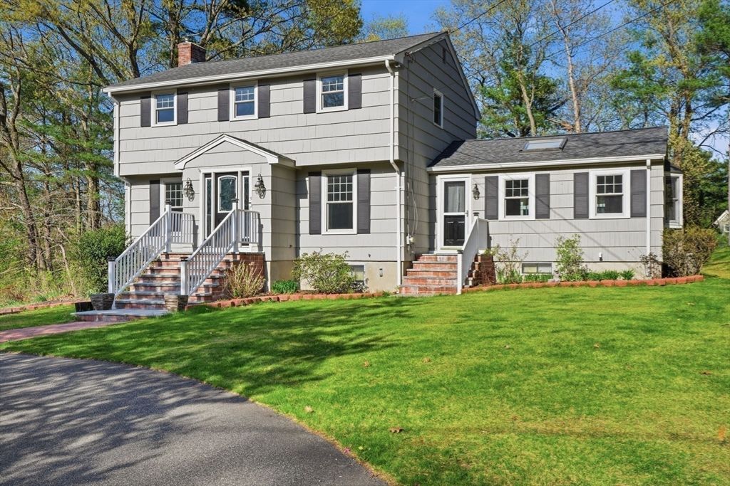 3 Fairway Dr, Canton, MA 02021