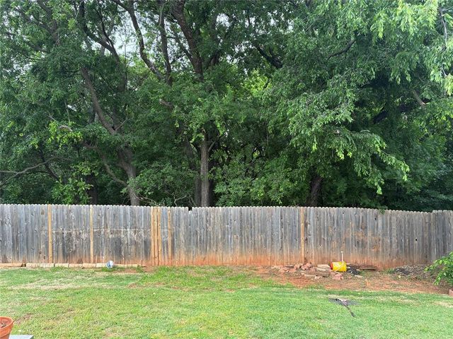 1033 Pinecrest Street, Norman, OK 73071