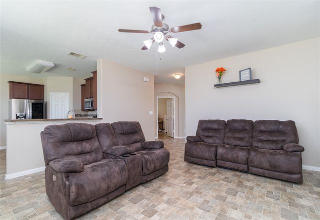 10731 Sun River Falls Drive, Humble, TX 77396