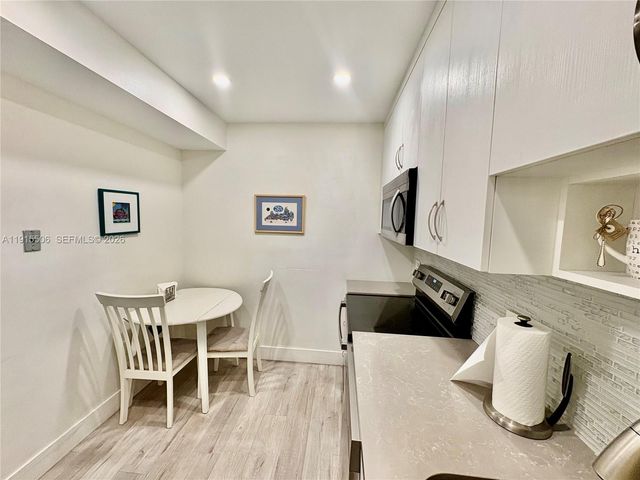 20515 E Country Club Drive 147, Aventura, FL 33180