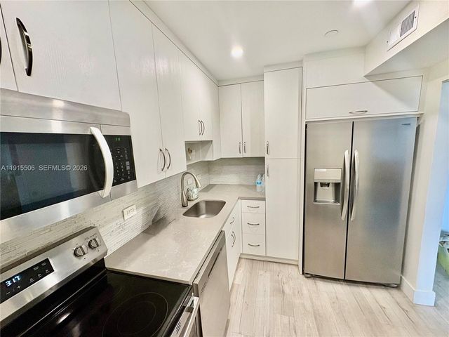 20515 E Country Club Drive 147, Aventura, FL 33180