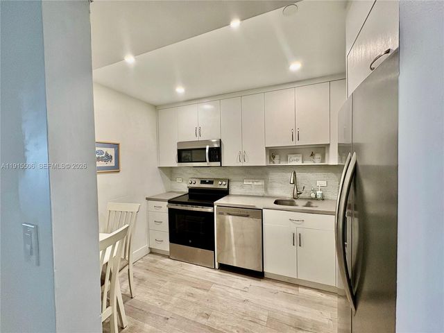 20515 E Country Club Drive 147, Aventura, FL 33180
