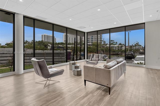 20515 E Country Club Drive 147, Aventura, FL 33180