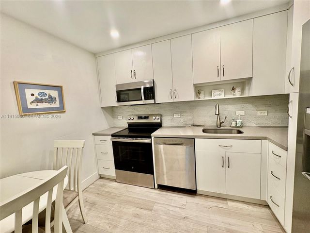20515 E Country Club Drive 147, Aventura, FL 33180