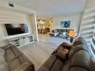 20515 E Country Club Drive 147, Aventura, FL 33180