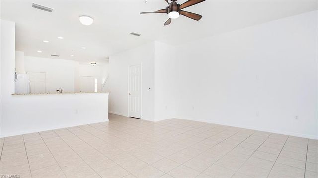 880 Hampton CIR, Naples, FL 34105